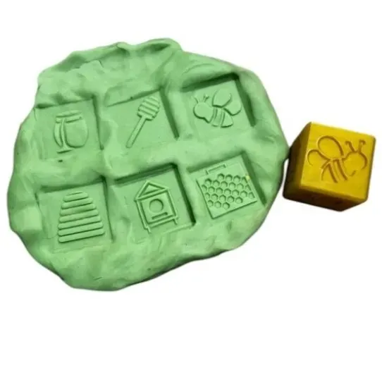 BEE EDUCATIONAL IMPRESSION CUBE - SENSORY PLAY
