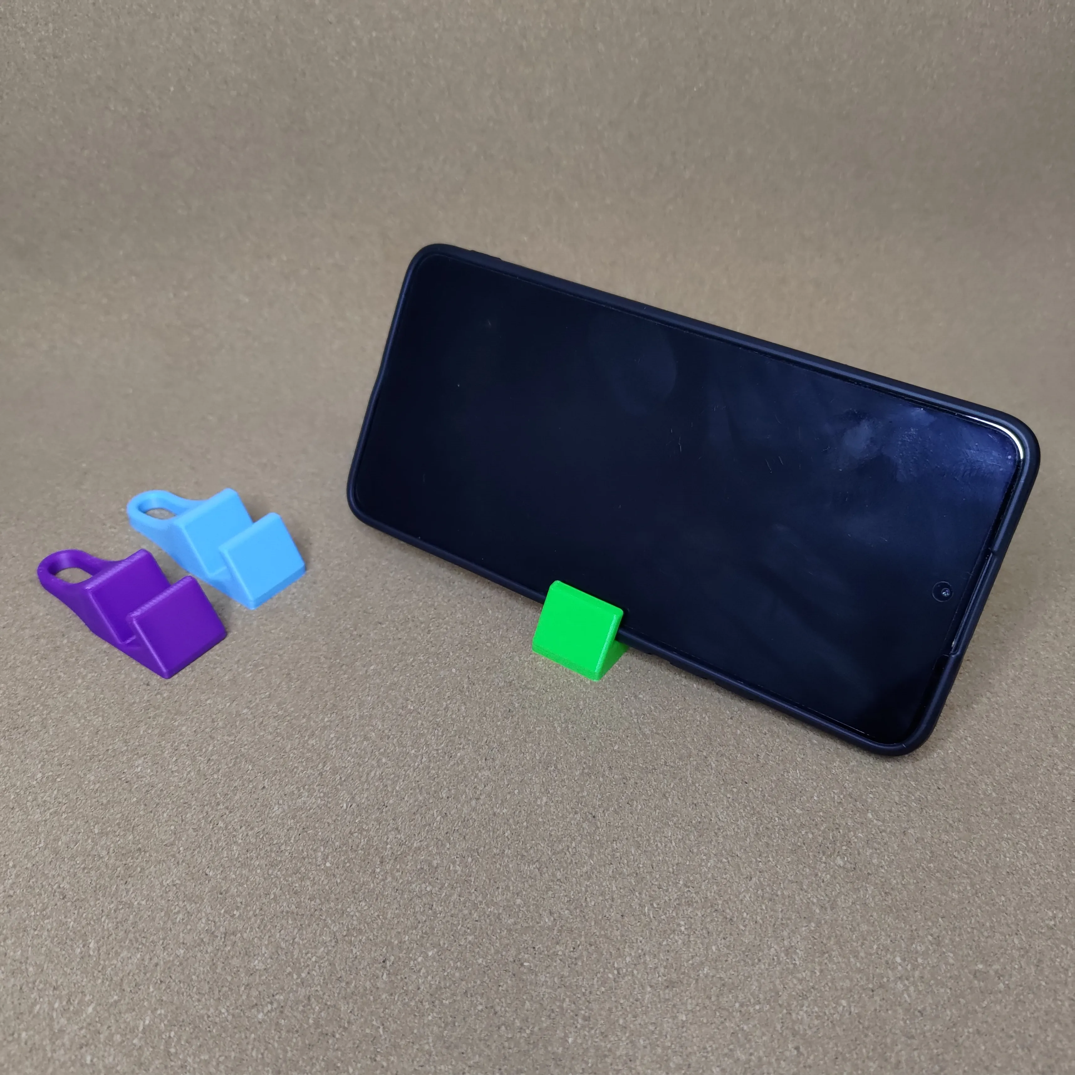 KEYCHAIN-PHONE STAND/PHONE HOLDER