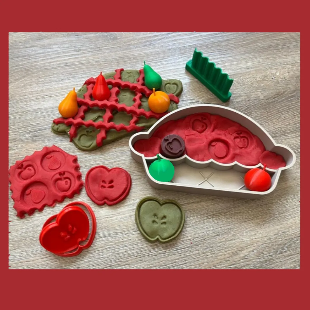 Play tray - Apple Pie - and accessories for sensory play