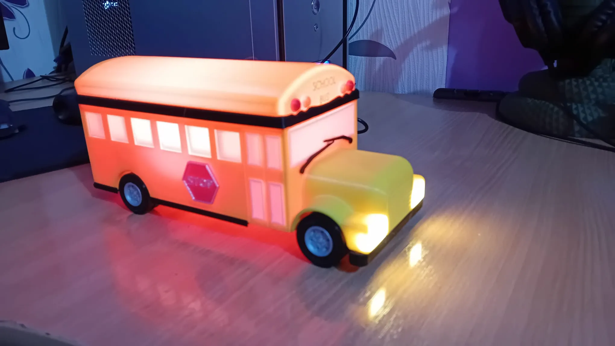 Lighting & Lamps STL Download - Bus lampby Sirb Claudiu_92