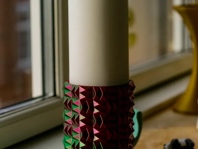 Triangle square pattern candleholder