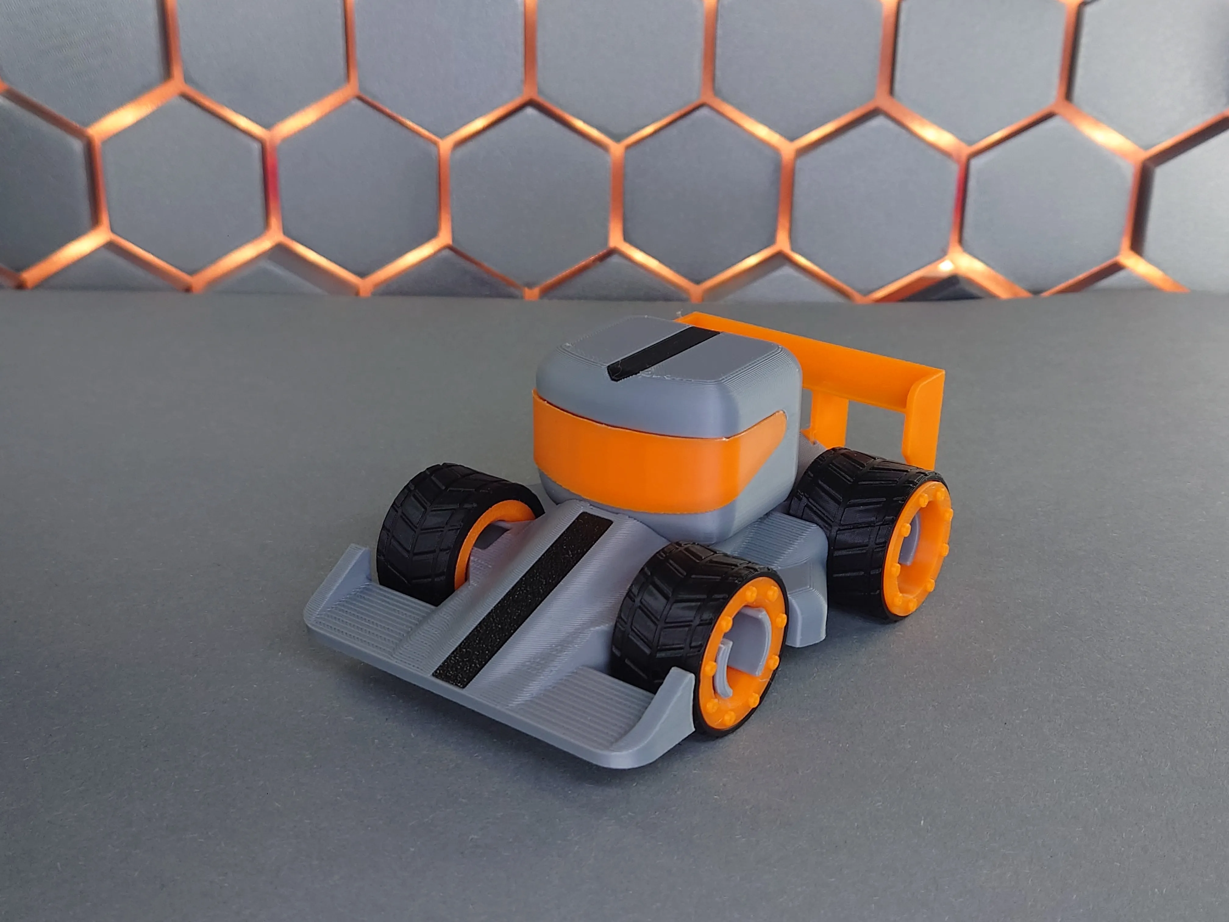 Speedy el pequeño robot corredor (No CFS)