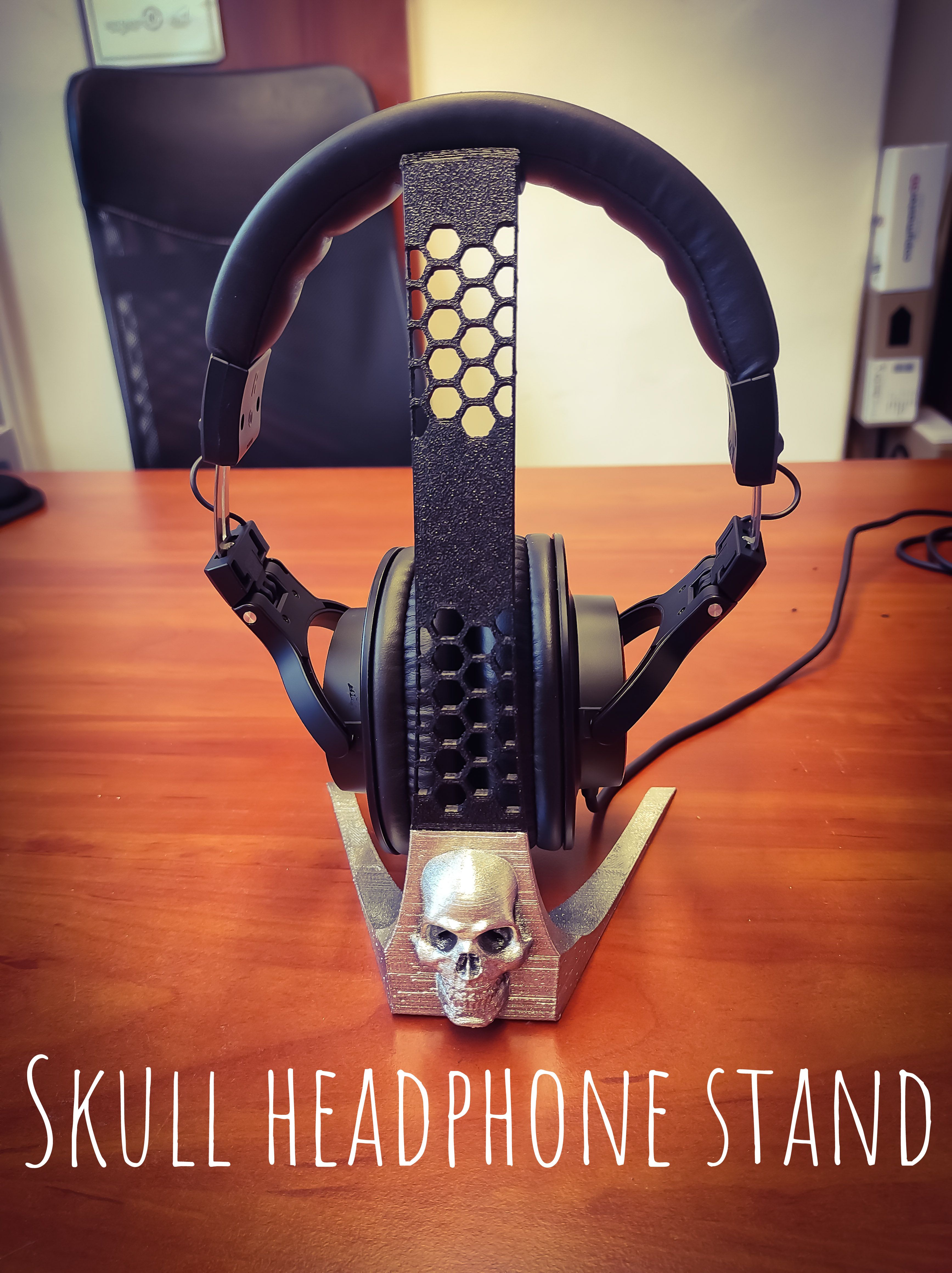 Headphone Stand with a Skull | 3D models download | Creality Cloud