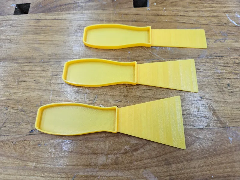 SET OF 3 DISPOSABLE PUTTY KNIFES