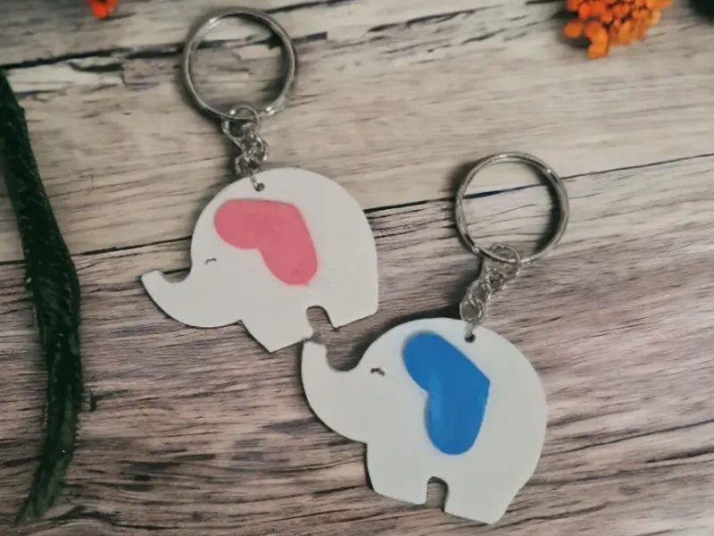BABYSHOWER ELEPHANT KEYCHAIN