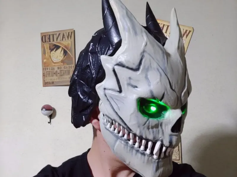Kaiju No.8 Casco completo Kafka