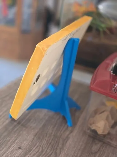 Plate stand-1