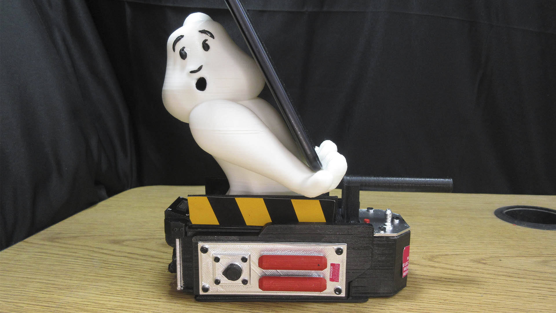 GHOSTBUSTERS FANART CELL PHONE TRAP