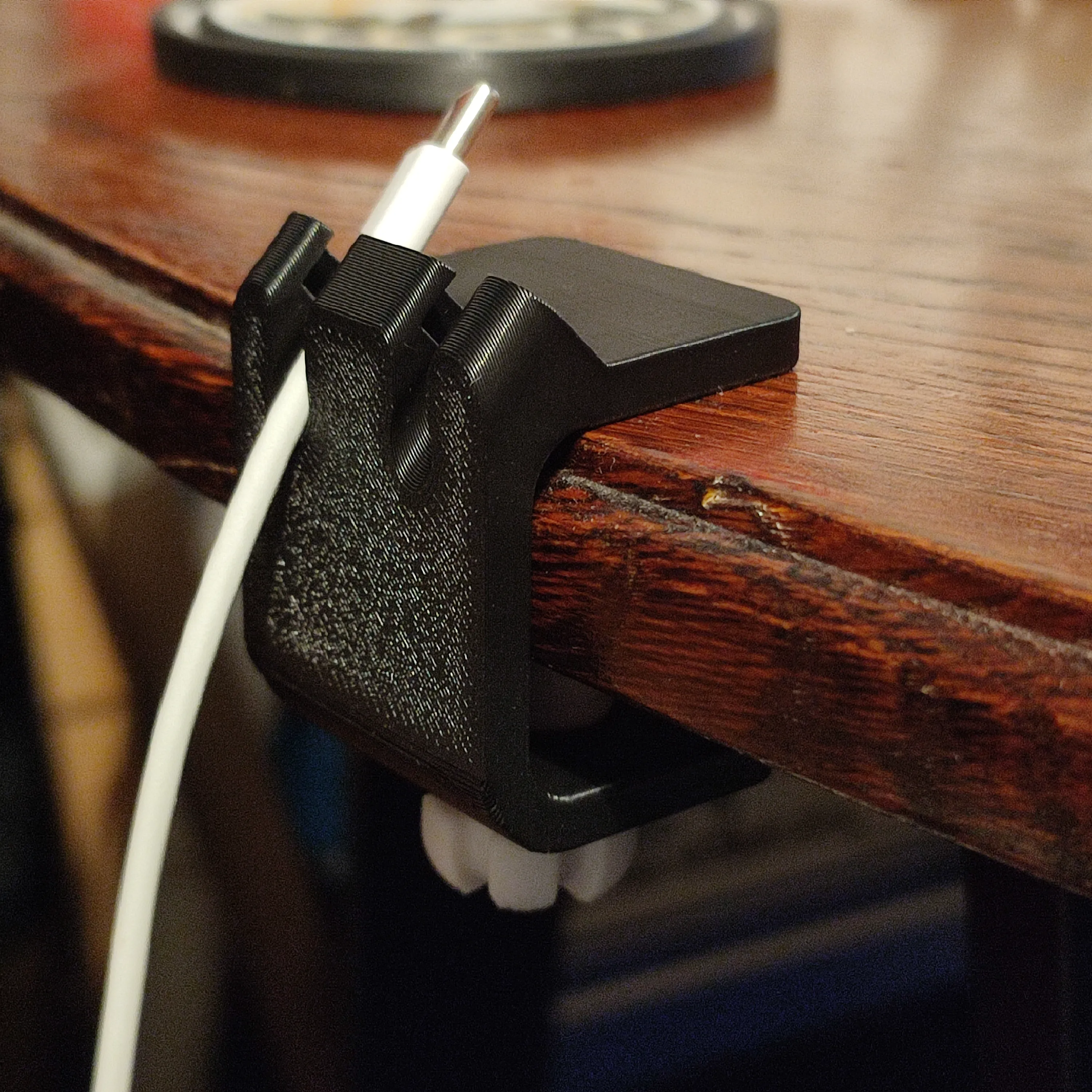 USBc Cable Holder - Screw Clamp