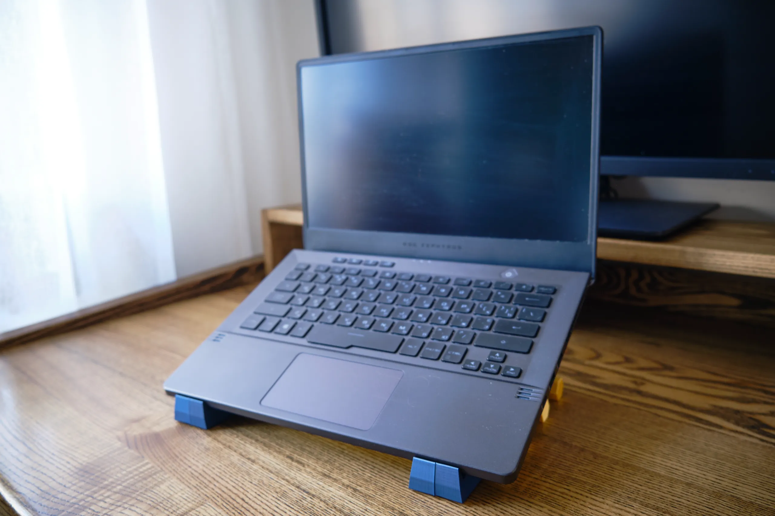 Versatile 2-in-1 Laptop Stand: Ergonomics & Efficiency-7