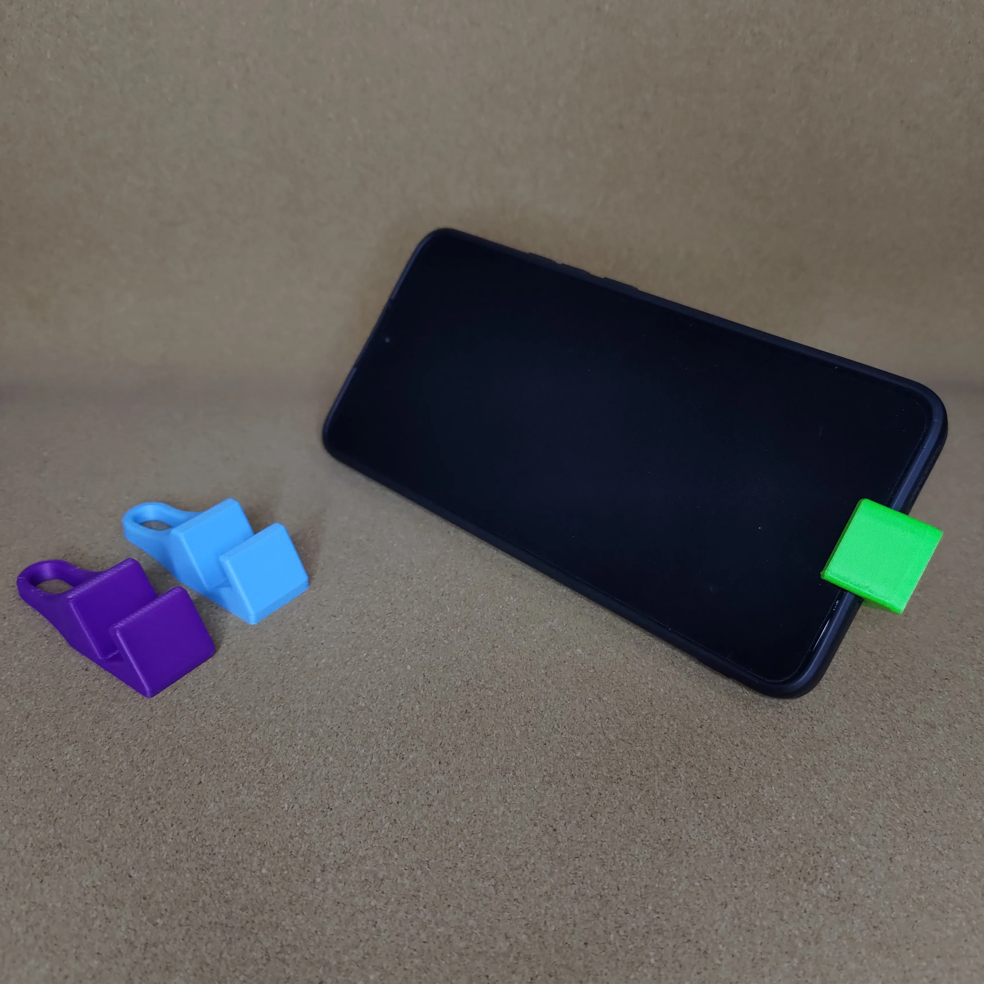 KEYCHAIN-PHONE STAND/PHONE HOLDER