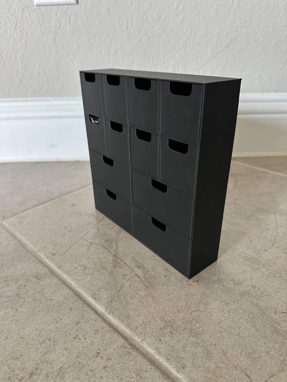 4 row, 3 sizes standing organizer