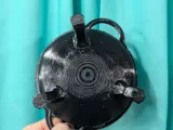 Raised Cauldron Planter with Drain-6