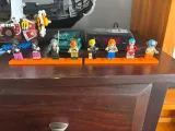 Lego man stand-1