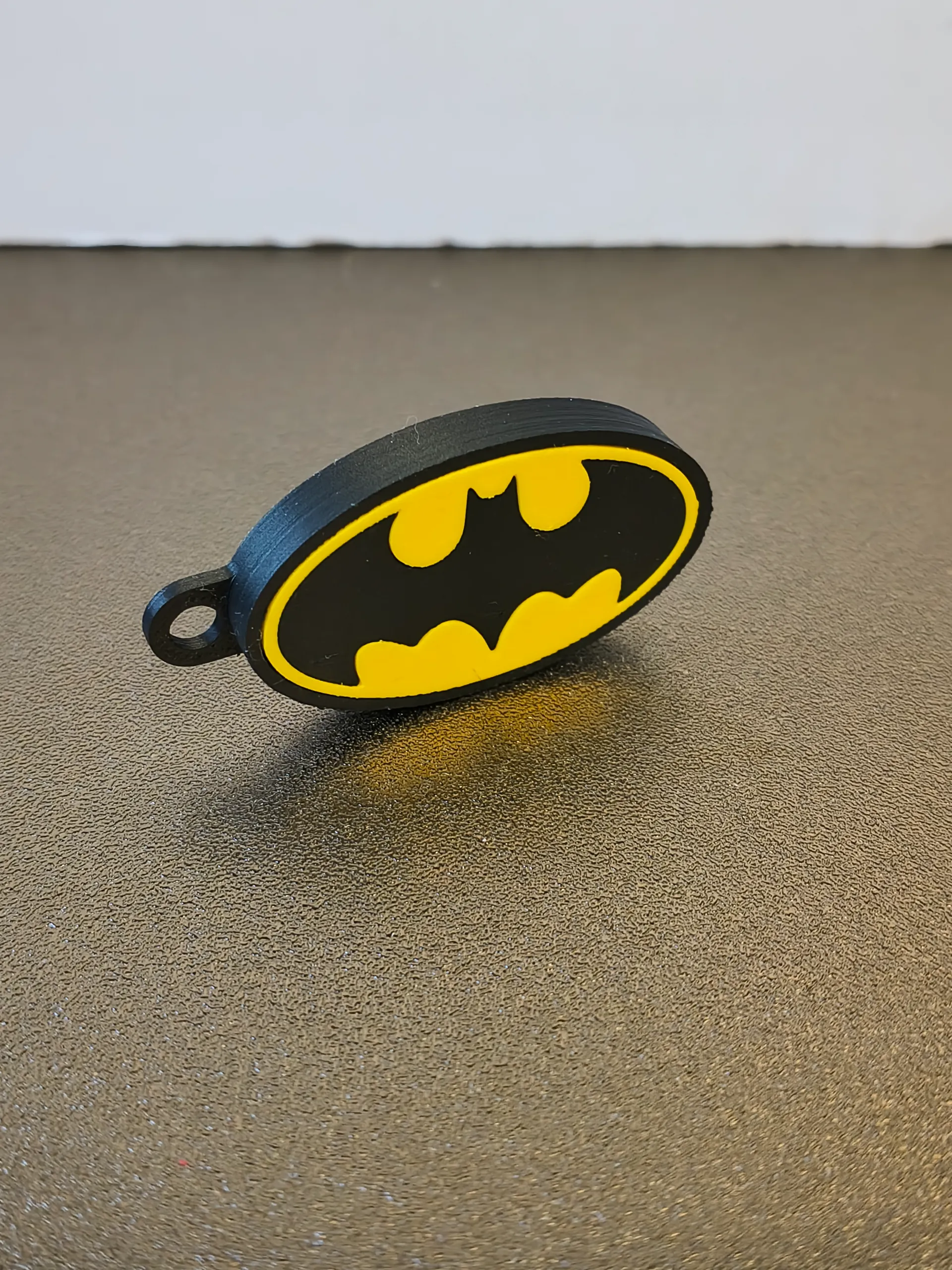 Batman Logo Keychain - Multipart, no CFS needed
