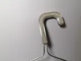 Clotheshanger-0