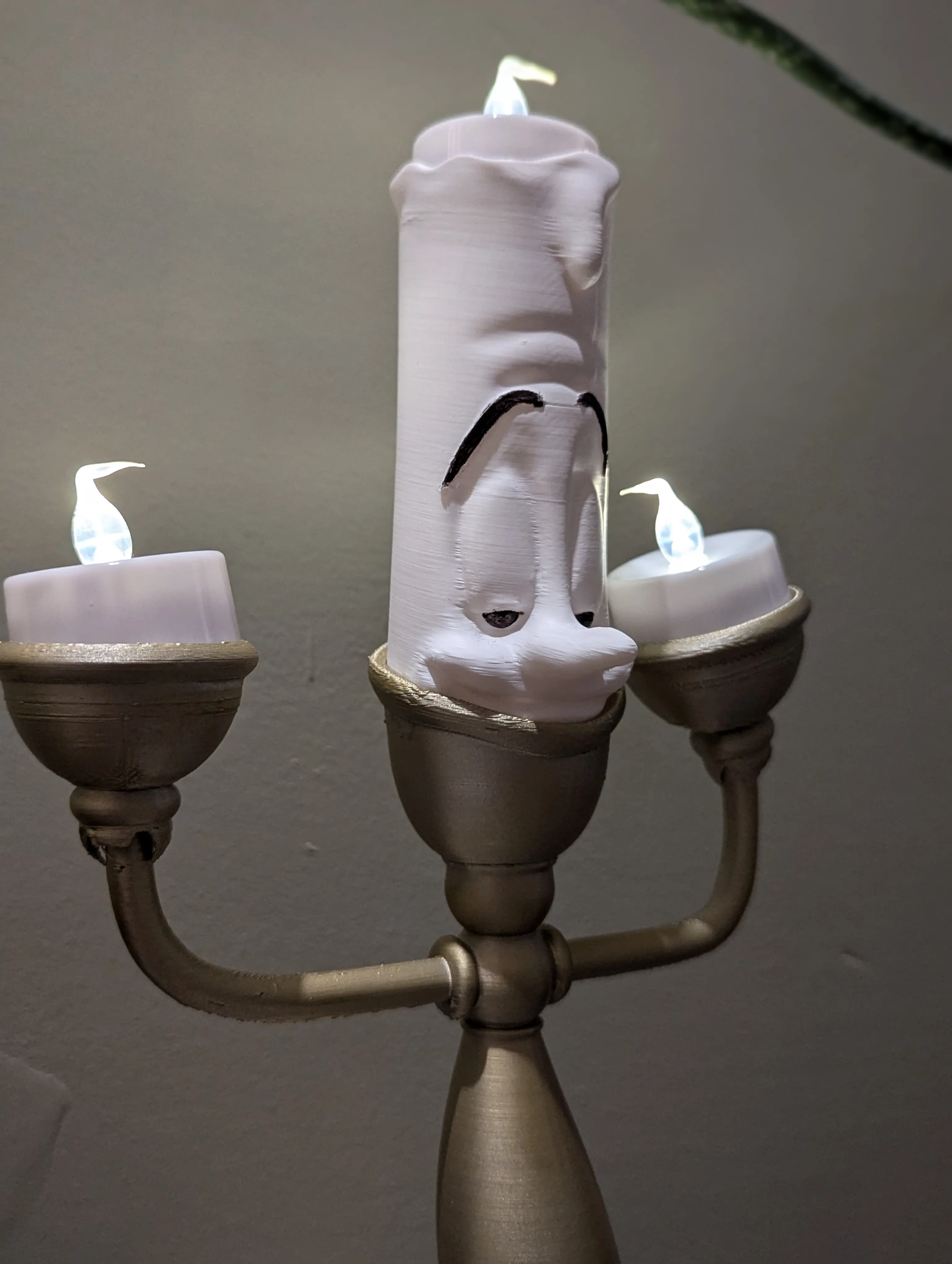 chandelier de lumière de la belle et la bête