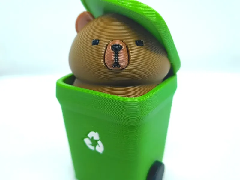 Capybara Kawaii dans une poubelle