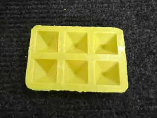 Pyramids ice tray