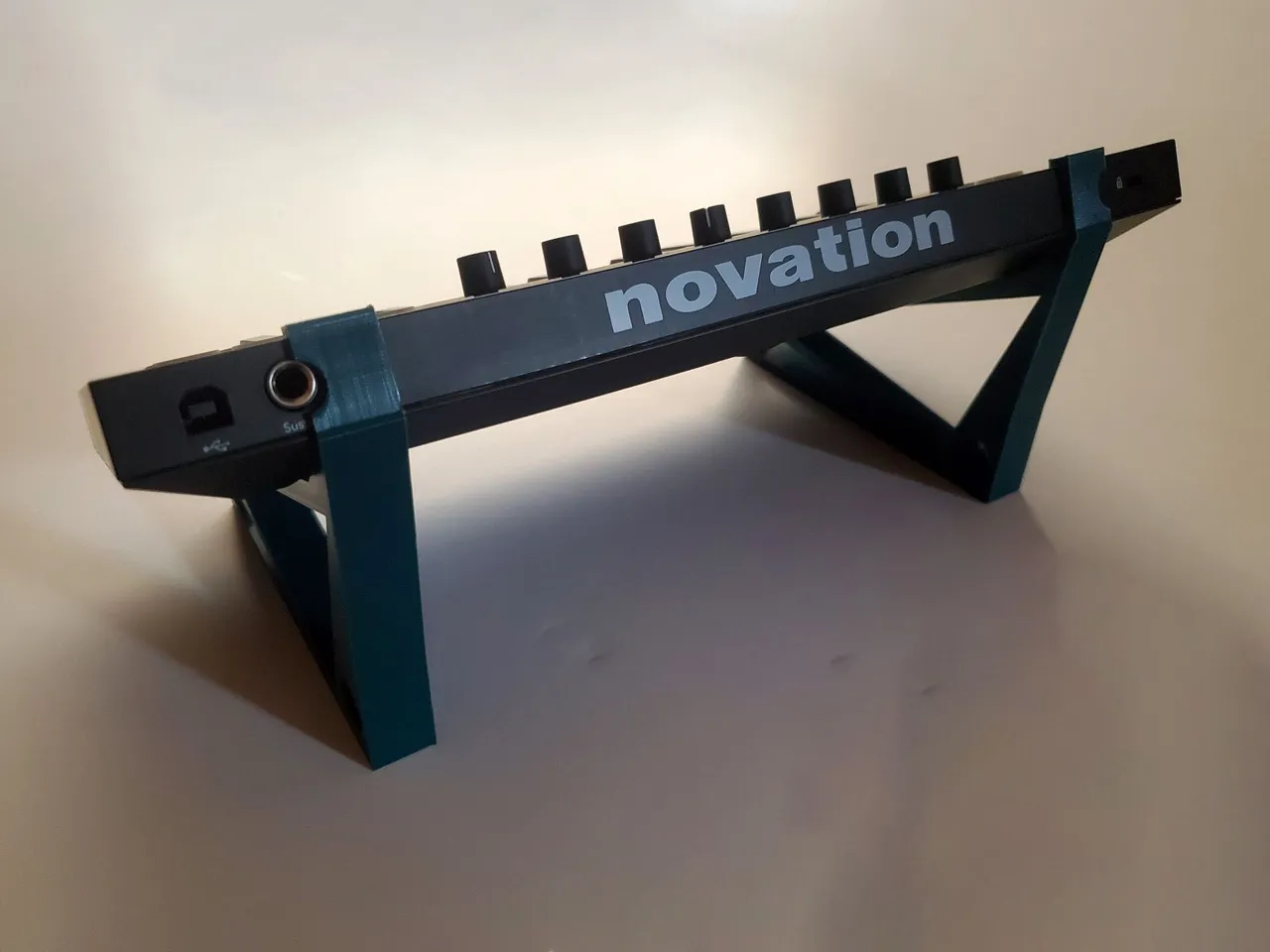 Novation LaunchKey Mini MK3 Angled Stand Riser