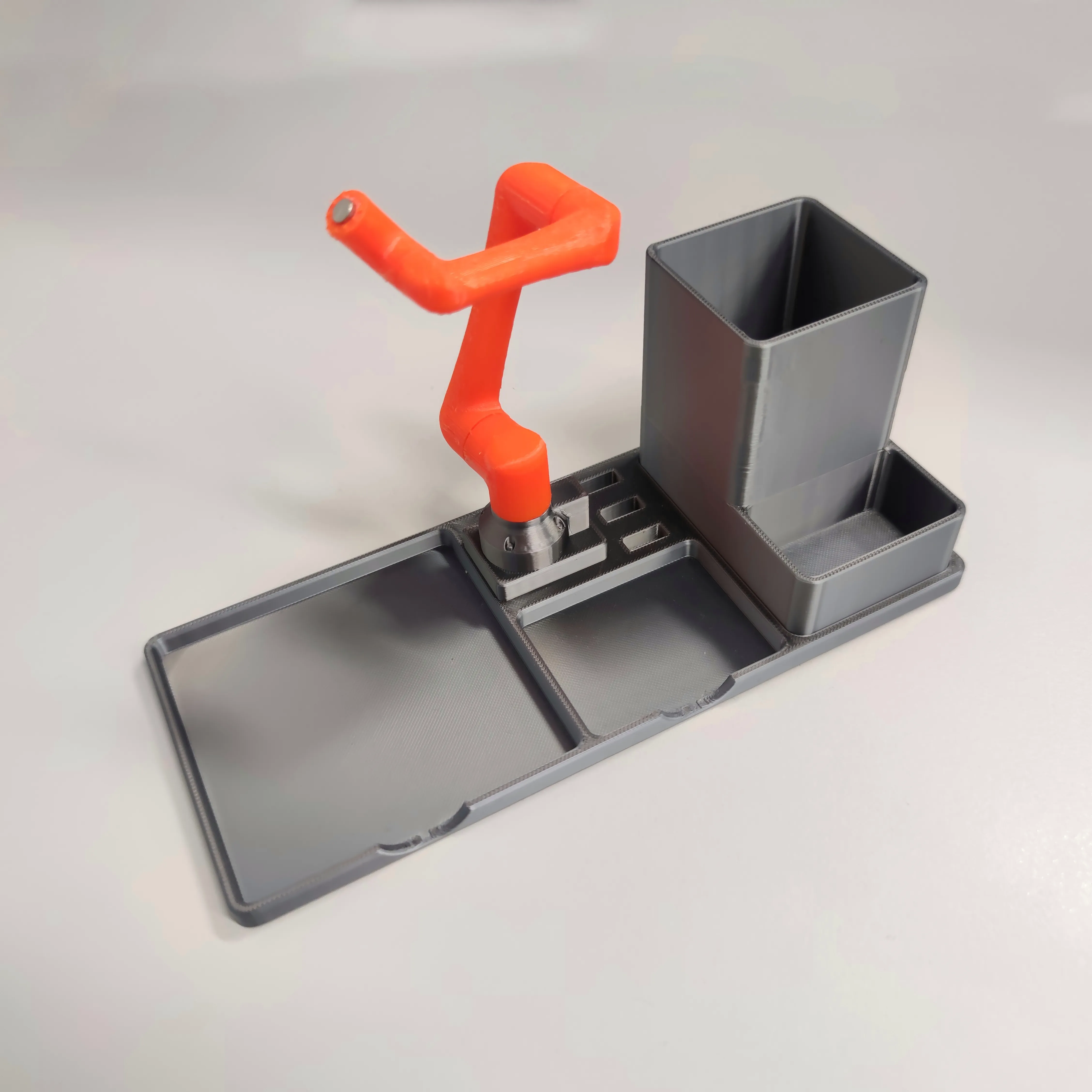Articulated robot Desk Organizer