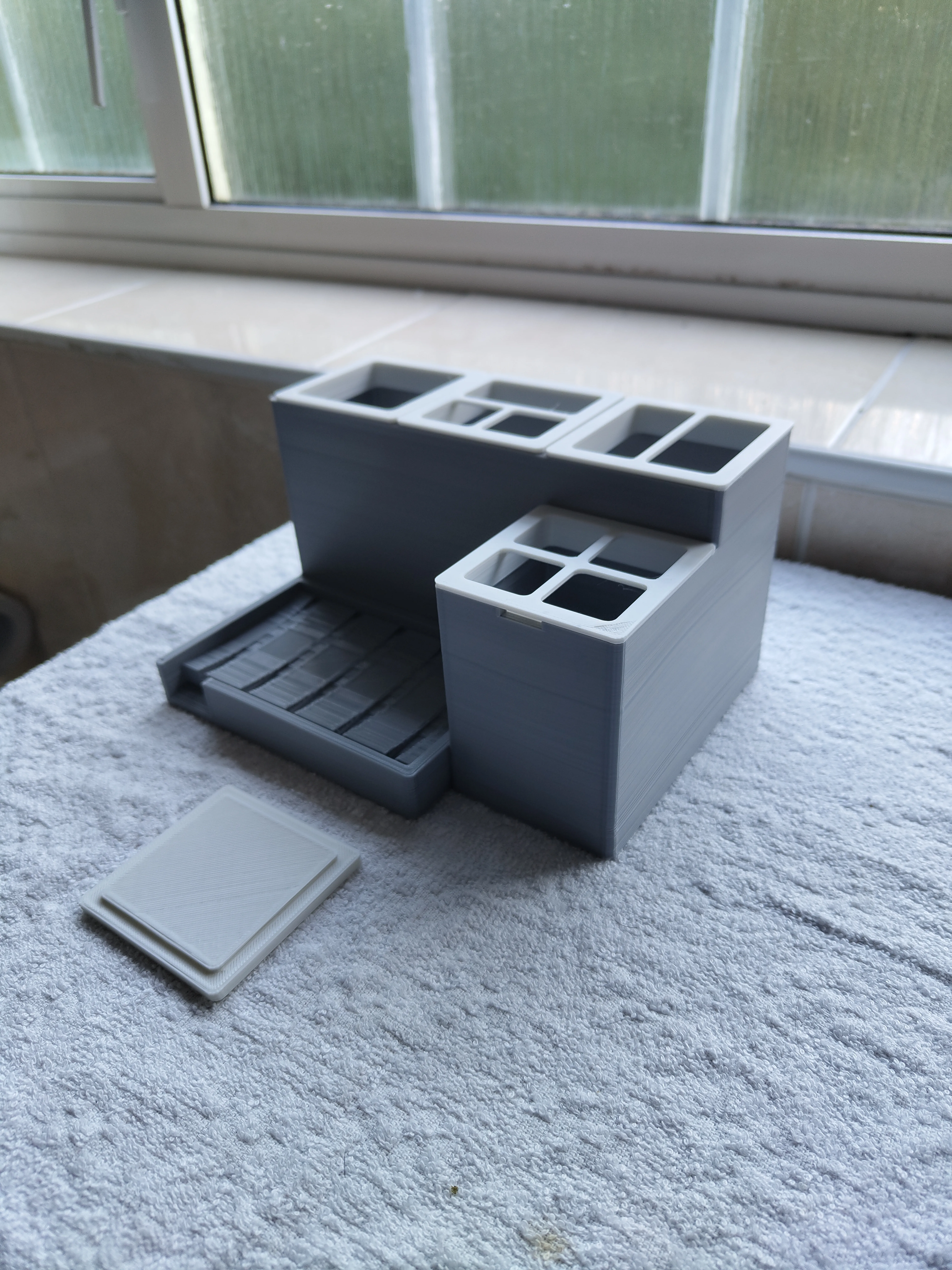 Customisable Bathroom organiser