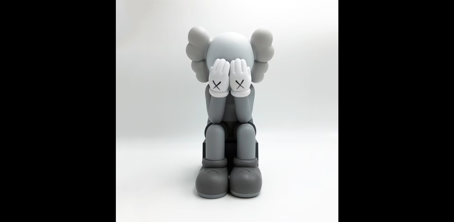 KAWS Sitting Down STL-1