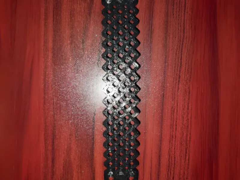 Serre-tête flexible en treillis