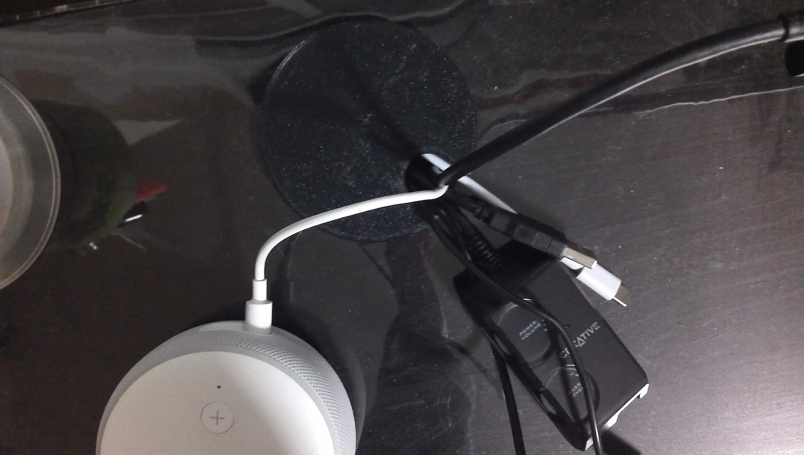 2.6 inch (7.2 cm) wire hole cover for desks