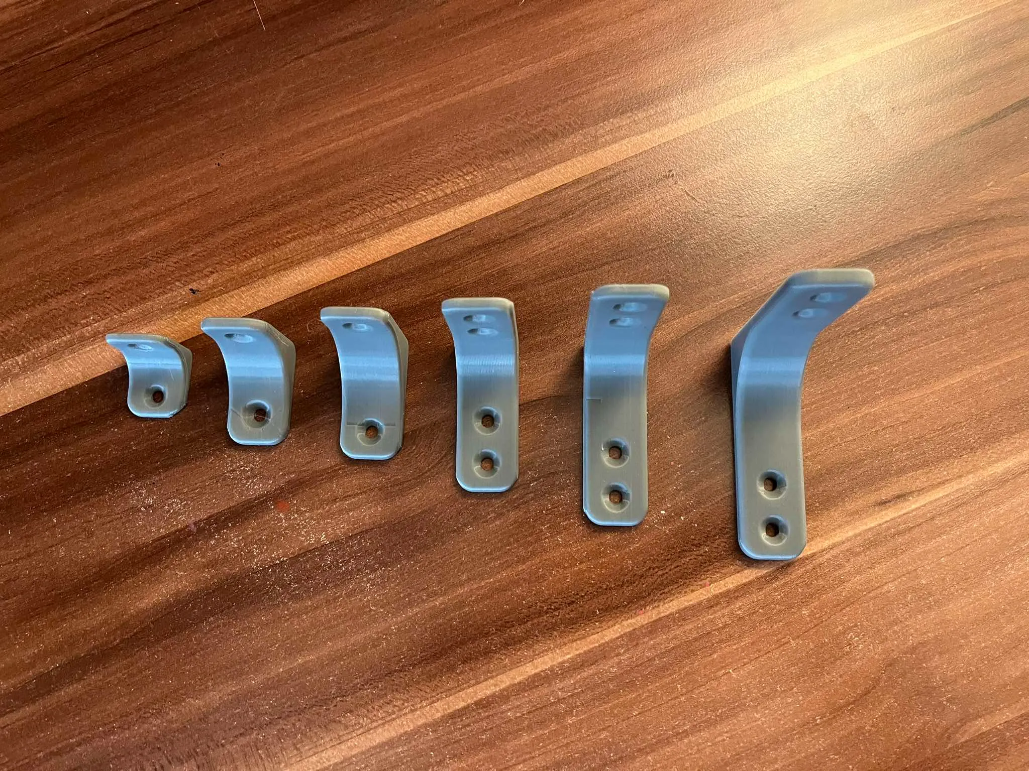 Stylish shelf brackets, Construction Console