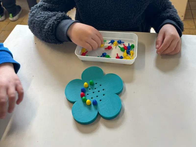 flower for pegs