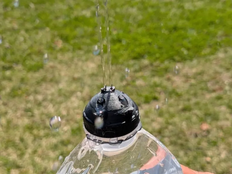 Animal bottle cap water sprayer
