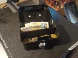 Moneybox separator-0