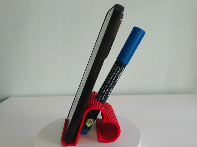 Soporte para teléfono con forma de corazón y portalápices