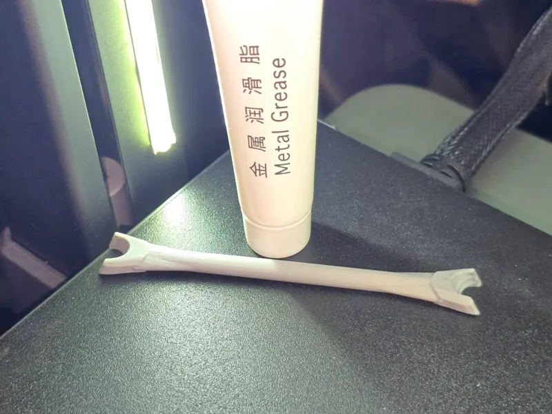 Twist & Lube Z-Axis Tool