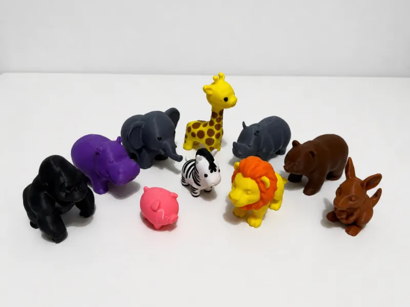 Adorable colección de animales en miniatura del zoológico