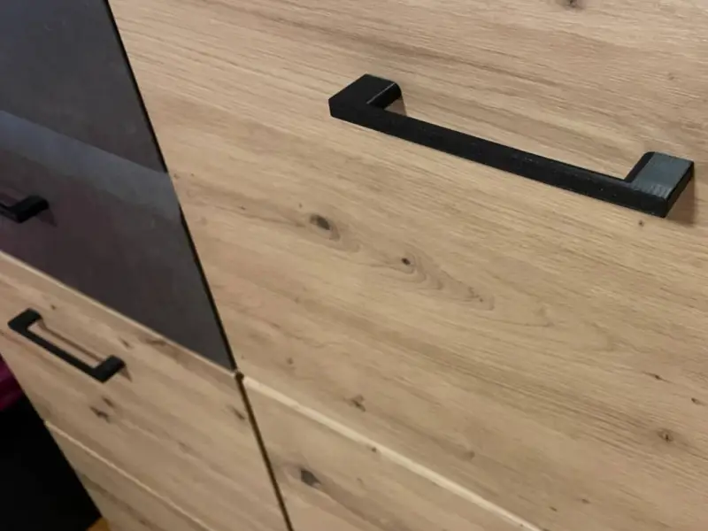 Modern Handle