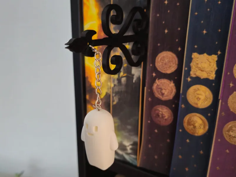 Ghost Book Decor Lantern – Spooky Atmosphere for Your Bookshelf