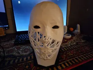 Ultimate VR and headphone holder