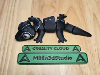 Cute Articulated Spiked Crested Gecko Lizard
