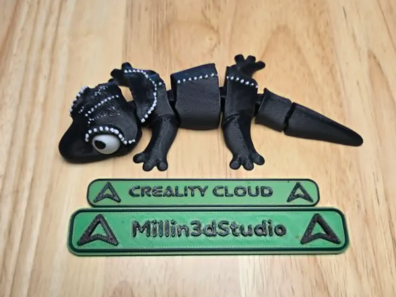 Cute Articulated Spiked Crested Gecko Lizard