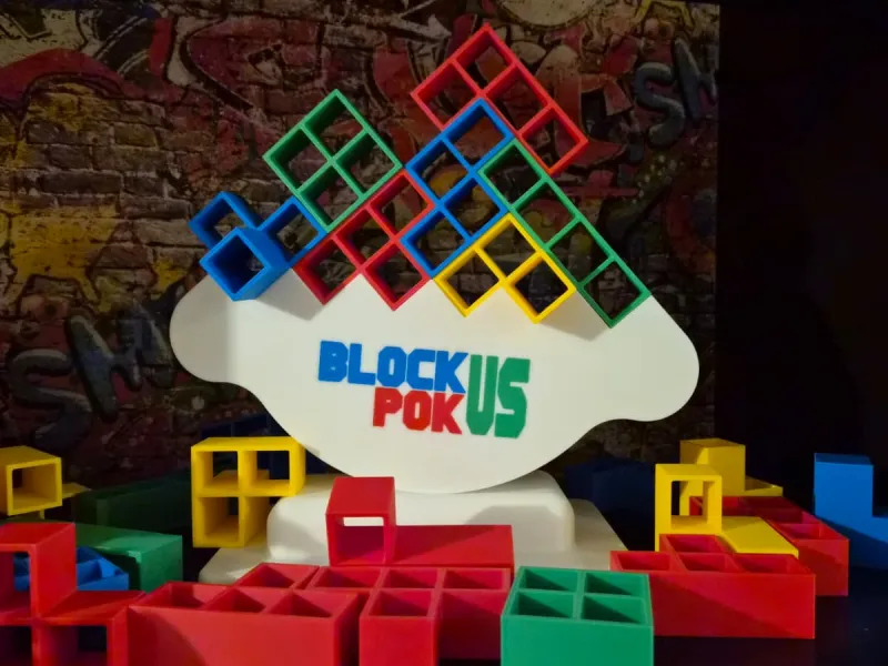 BlockUS-PokUS - Jogo de Empilhamento por Gravidade Tetris