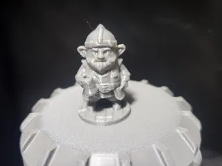 Dwarf / halfling innkeeper - DND miniature