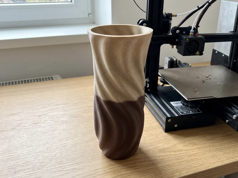 Twisted Ribbon Flow Vase