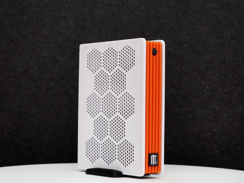 ITG Slim Thin-ITX case: Custom Thin-ITX SFF Case 3D Model