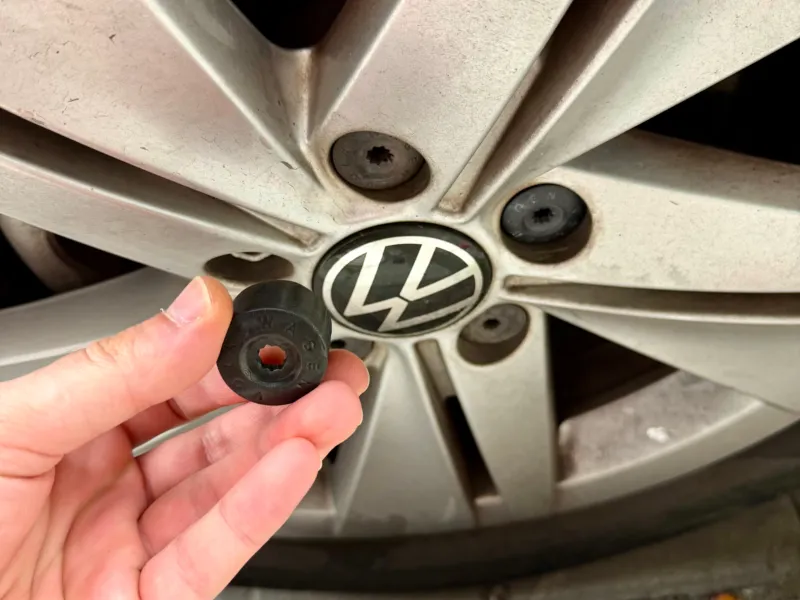 VW Golf MK8 Radmutternabdeckungen - Standard 17mm & Diebstahlsicherung
