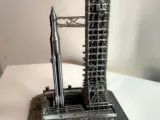 Cohete espacial con torre de lanzamiento – Modelo 3D-0