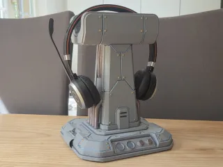 Sci-Fi Command Dock – Headphone Stand
