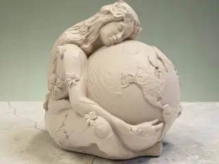 Escultura "Mãe Terra: O Abraço Vital"