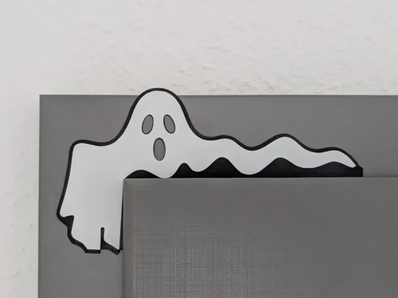 Drifting Ghost Corner Decor 👻💨